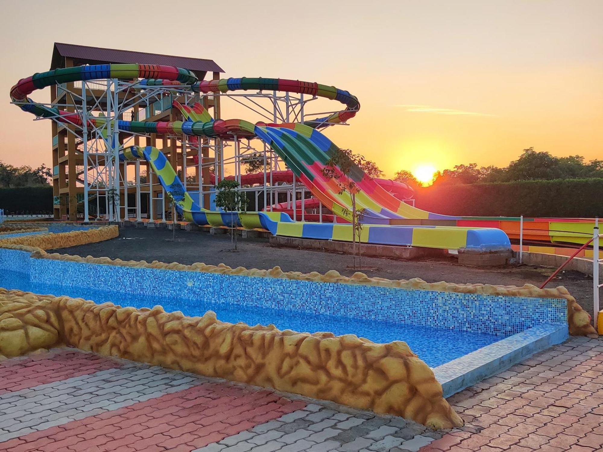 Wet N Wild Water Park & Resort Mendarda Εξωτερικό φωτογραφία